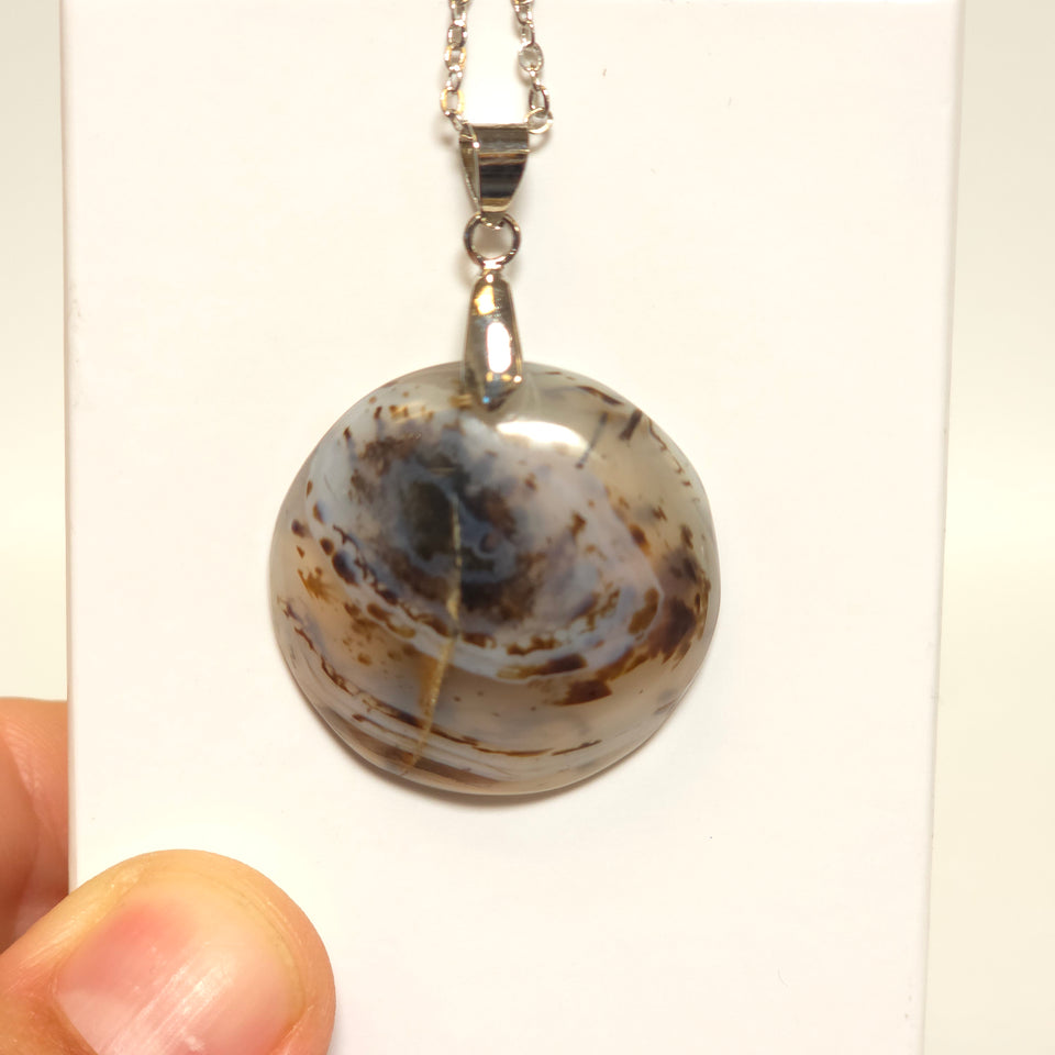 Patterned Agate Round Pendant Necklace