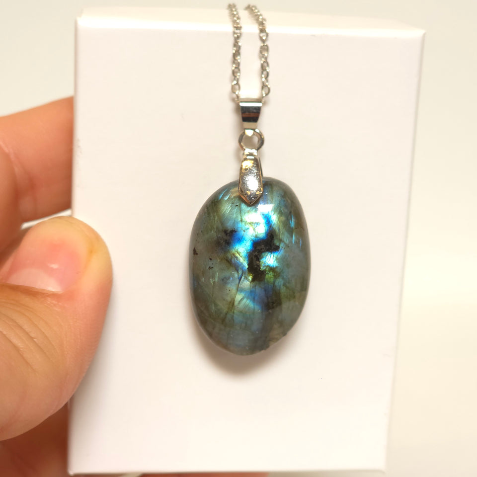 Blue Flash Labradorite Oval Necklace