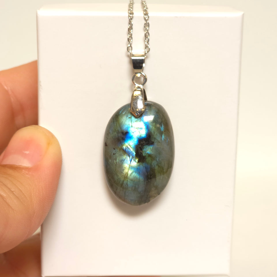 Blue Flash Labradorite Oval Necklace